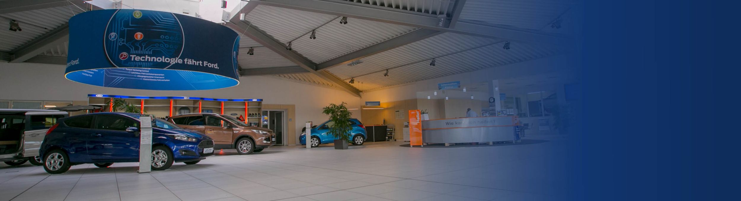 Die Verkaufshalle des Autohauses Rühlemann